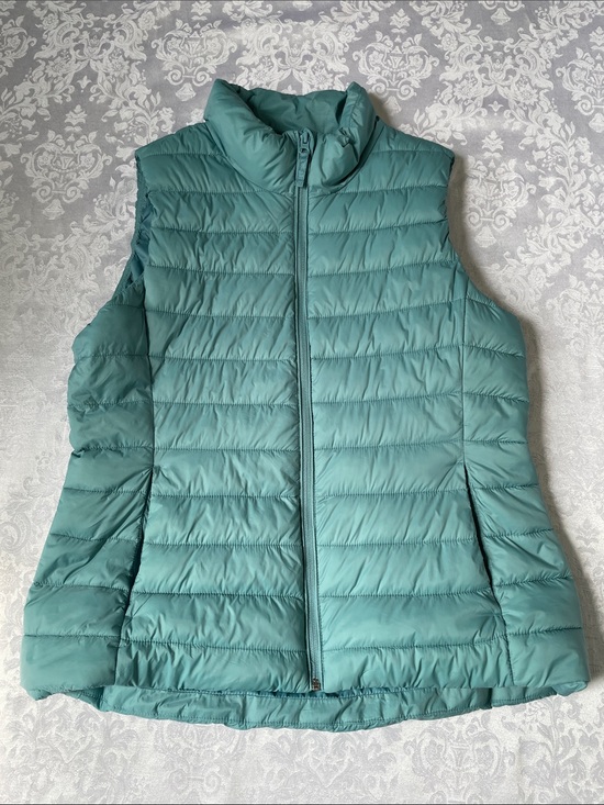 Old Navy Jackets & Blazers - NWOT Old Navy Teal Quilted Packable Puffer Vest - Women Size Large.
